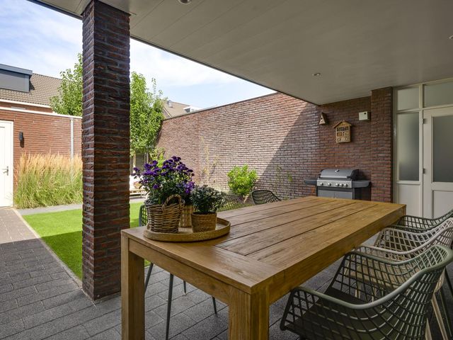 Montgomerystraat 5, Nederweert