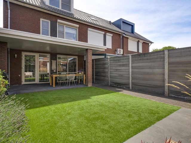 Montgomerystraat 5, Nederweert