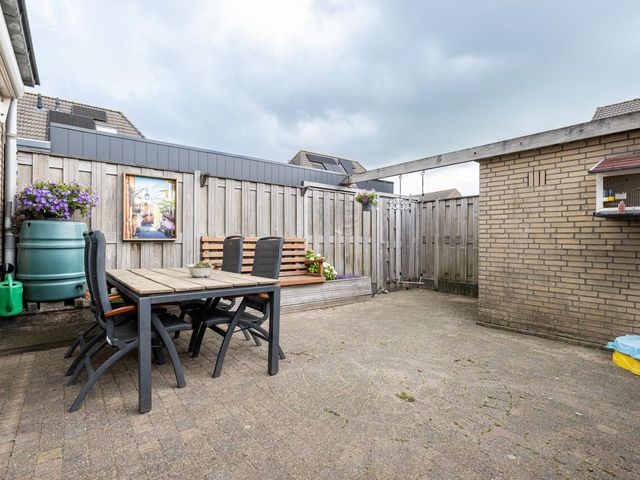 Neptunuslaan 40, Oude-Tonge