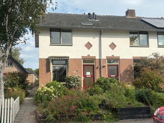 Oostwal 89, Warmenhuizen