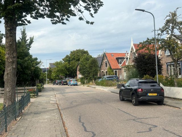 Oostwal 89, Warmenhuizen