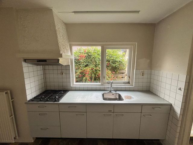 Oostwal 89, Warmenhuizen