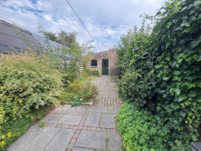 Oostwal 89, Warmenhuizen