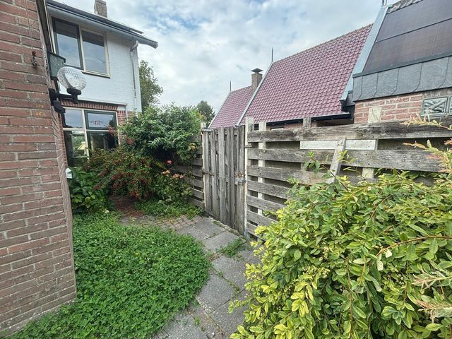 Oostwal 89, Warmenhuizen