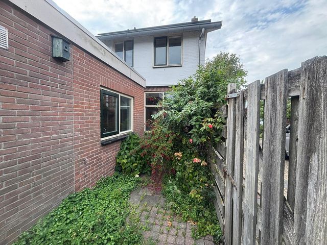 Oostwal 89, Warmenhuizen