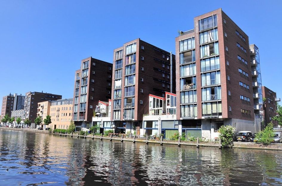 Donker Curtiusstraat 75