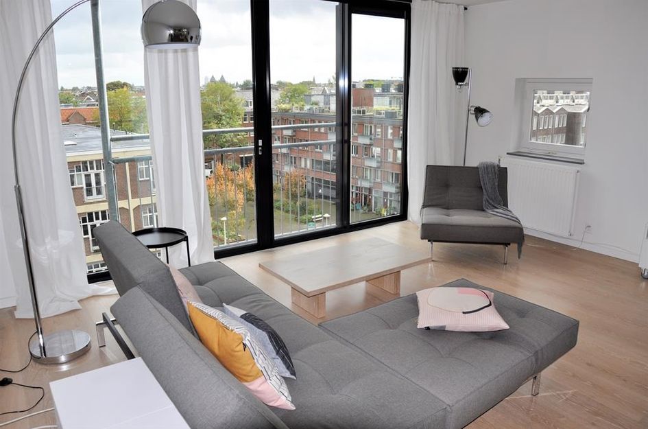 Donker Curtiusstraat 75