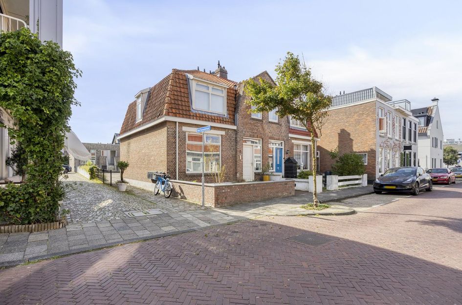 de Ruyterstraat 8D