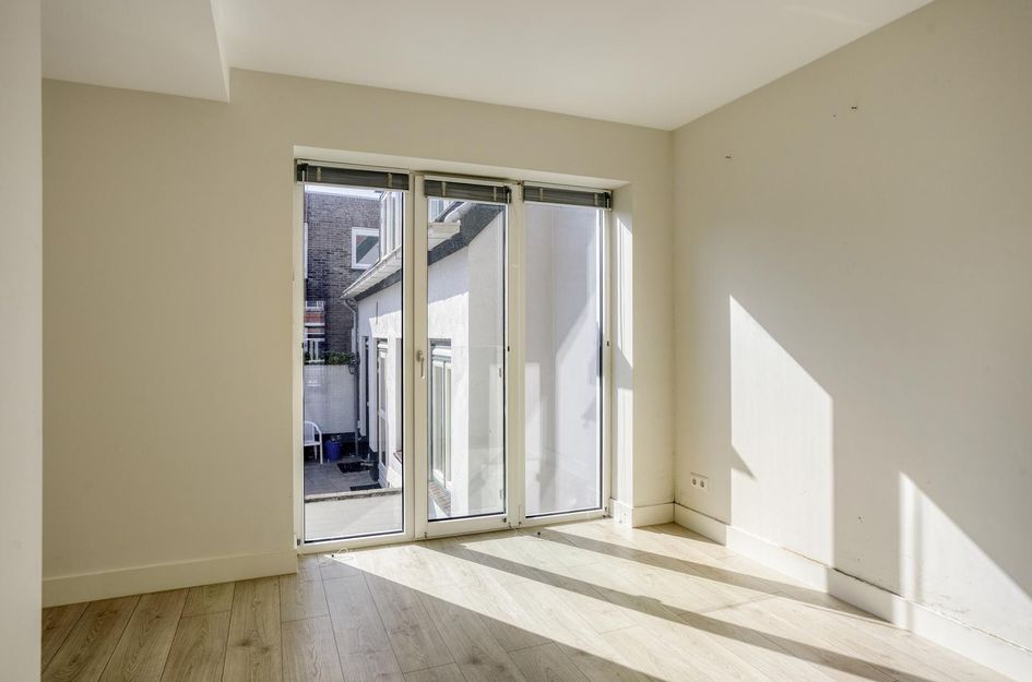 de Ruyterstraat 8D