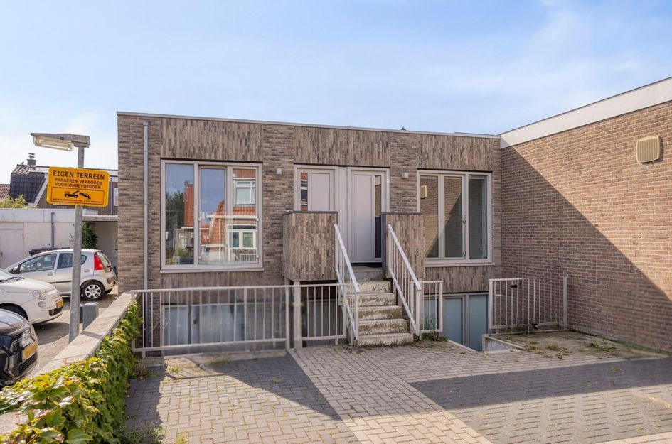 de Ruyterstraat 8D
