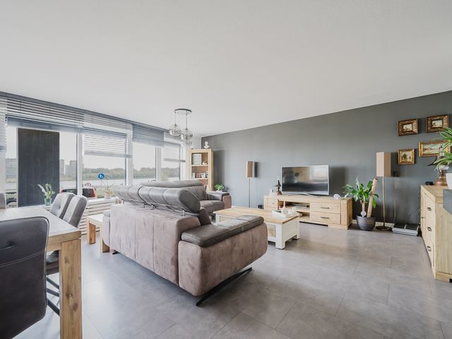 Maasboulevard 86, Spijkenisse