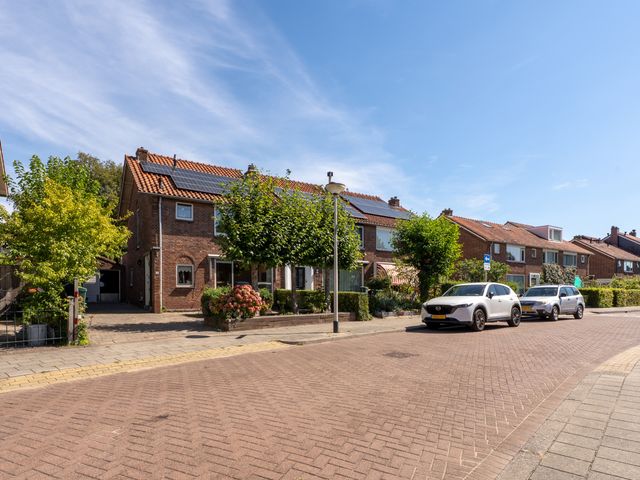 Julianastraat 11, Rhoon