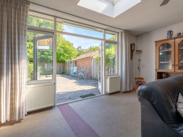 Julianastraat 11, Rhoon