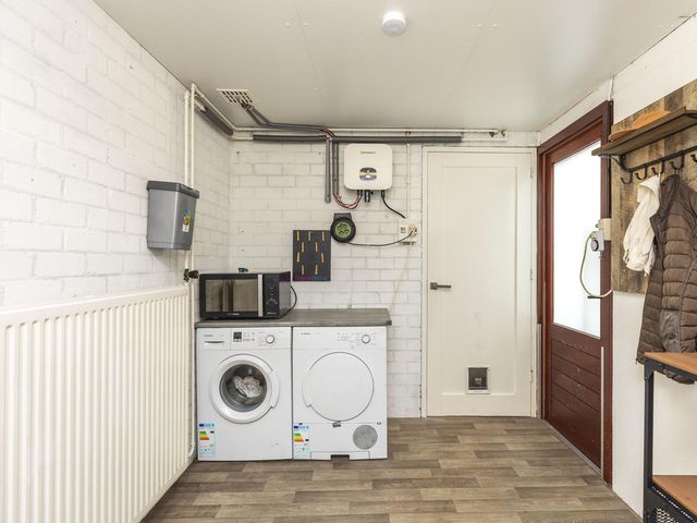 Bark 76, Barendrecht