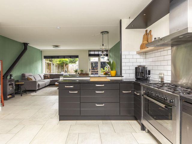 Bark 76, Barendrecht