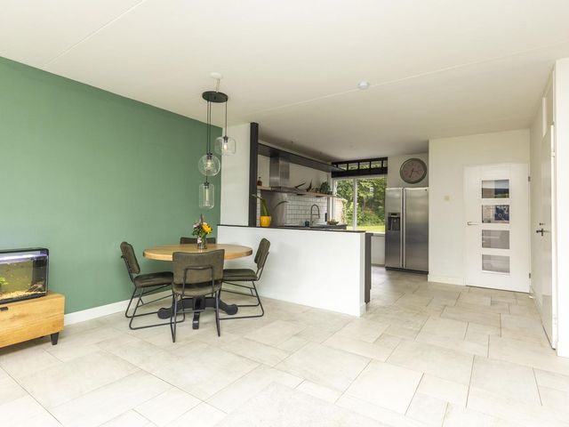 Bark 76, Barendrecht