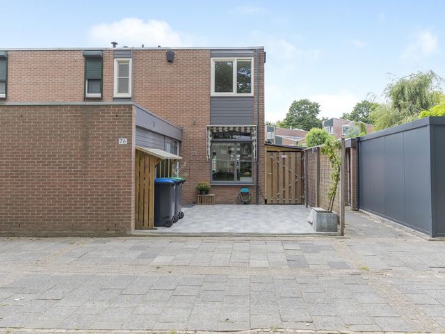 Bark 76, Barendrecht