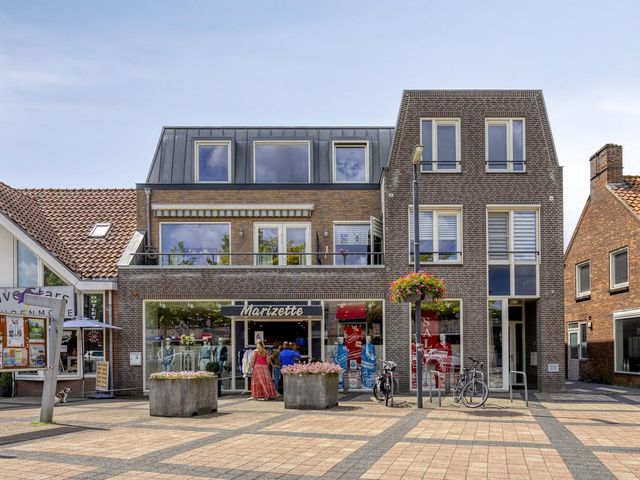 Julianaplein 4c, Zetten