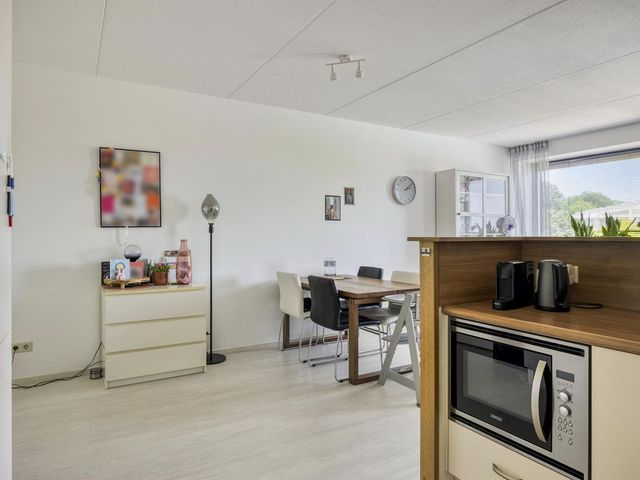 Julianaplein 4c, Zetten