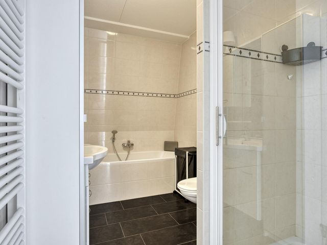 Julianaplein 4c, Zetten