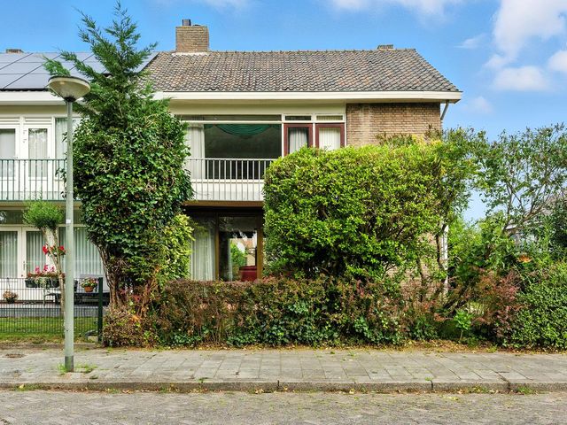 Laan van Spieringshoek 2, Schiedam