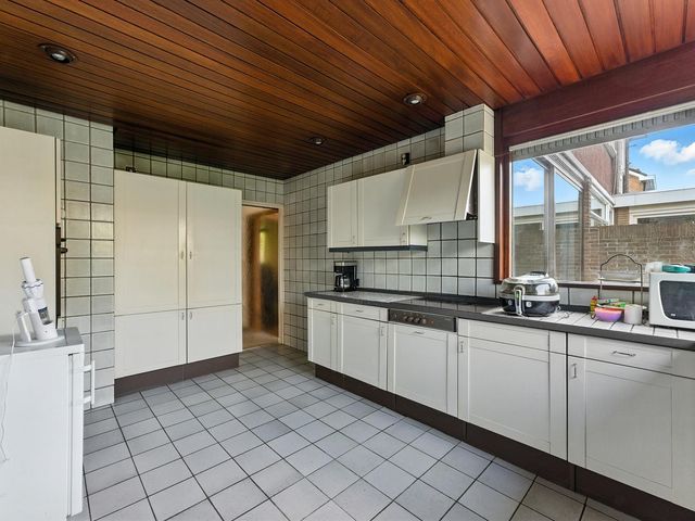 Laan van Spieringshoek 2, Schiedam