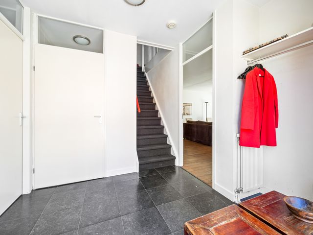 Beekjufferhof 9, Den Haag