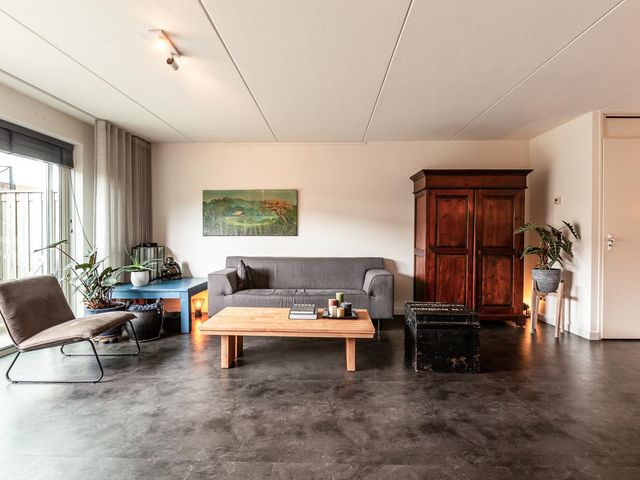 Corsicastraat 11, Almere