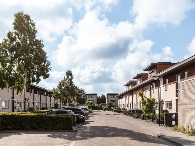 Corsicastraat 11, Almere