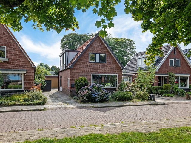 IJsbaanlaan 9, Oude Pekela