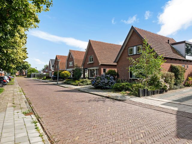 IJsbaanlaan 9, Oude Pekela
