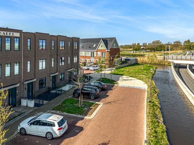 Calla 53, Voorhout