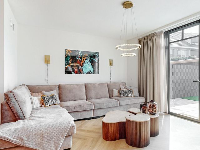 Calla 53, Voorhout