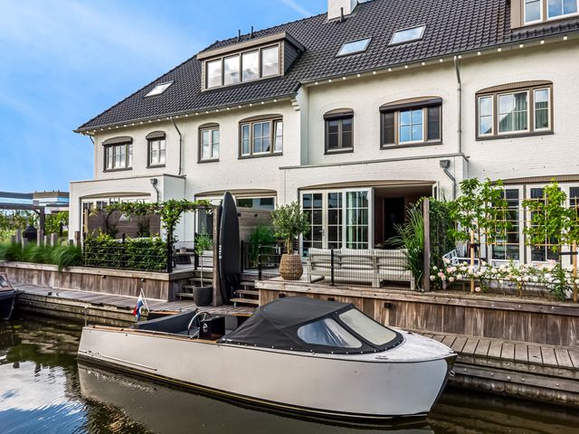 Zandenburg 16, Oegstgeest
