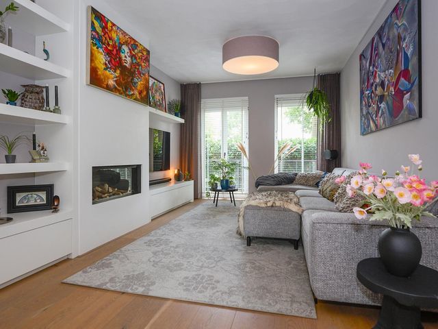 Nabuccosingel 1, Nieuw-Vennep