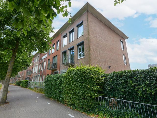 Nabuccosingel 1, Nieuw-Vennep