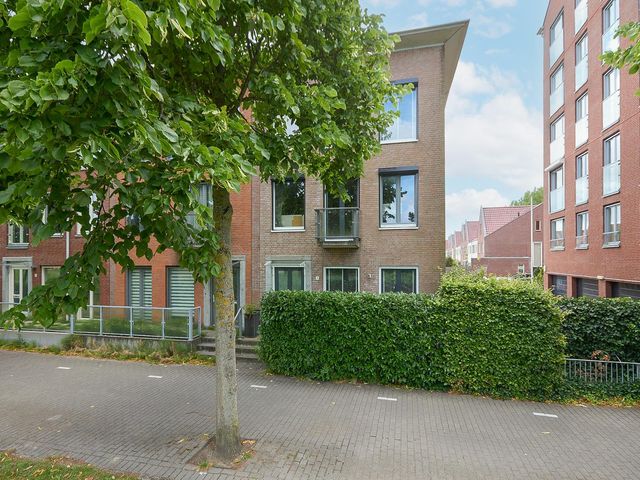 Nabuccosingel 1, Nieuw-Vennep