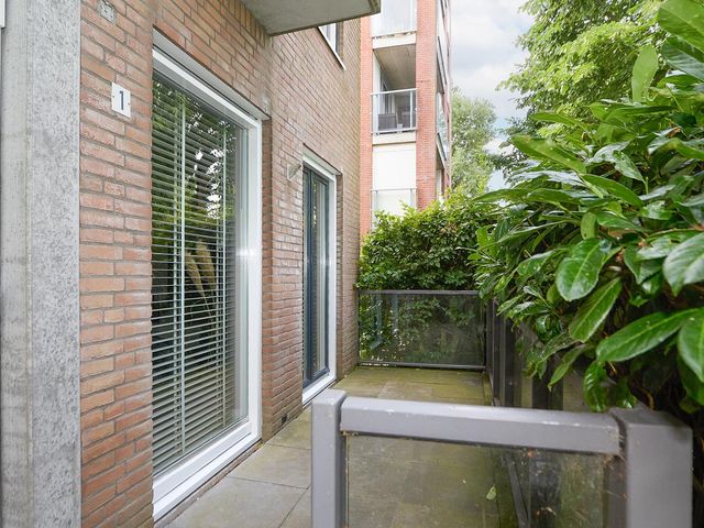 Nabuccosingel 1, Nieuw-Vennep