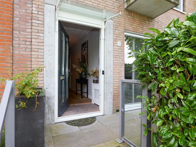 Nabuccosingel 1, Nieuw-Vennep
