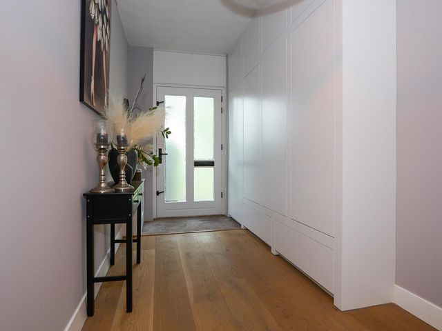 Nabuccosingel 1, Nieuw-Vennep