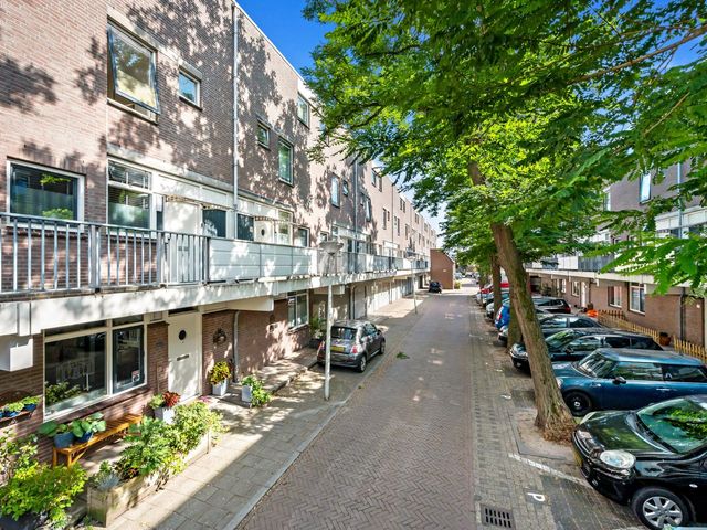 Albert Rousselstraat 46, 'S-Gravenhage