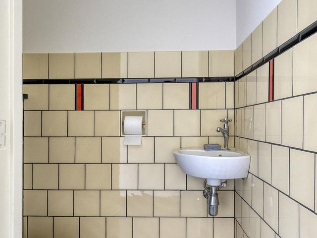 Beneluxlaan 18, Tilburg