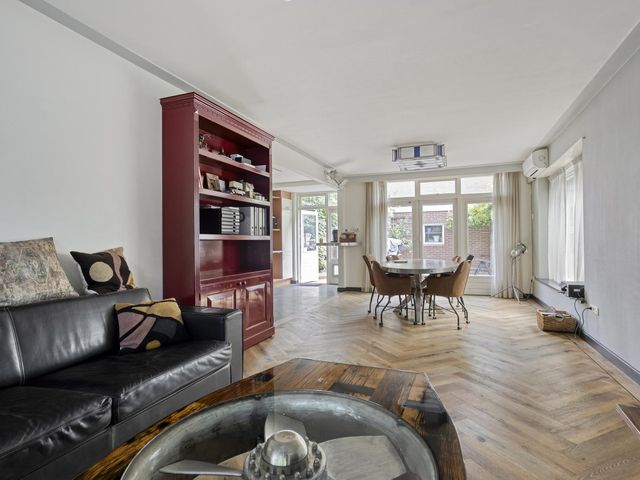 Beneluxlaan 18, Tilburg