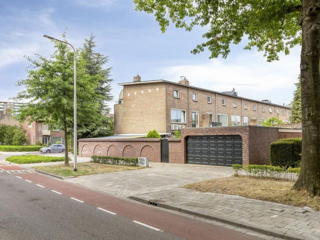 Beneluxlaan 18, Tilburg