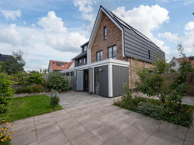 Walnootlint 5, Limmen
