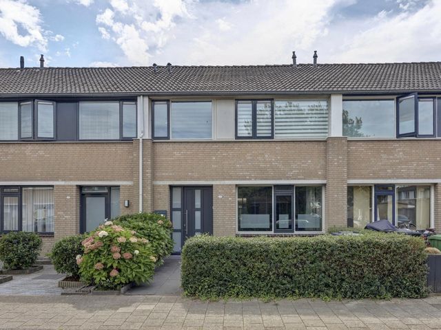 Johann Straussstraat 27, Waalwijk