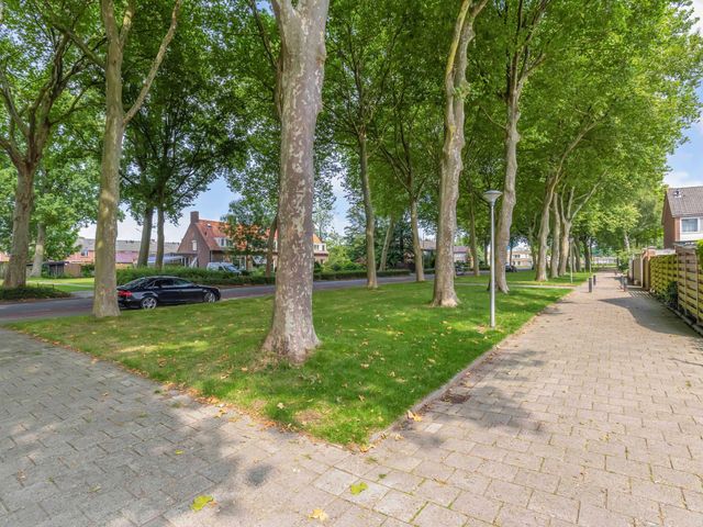 Vrouwenzand 2, Emmeloord