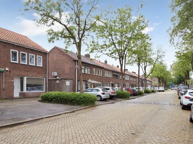 Burgemeester van Oppenstraat 71B02, Maastricht