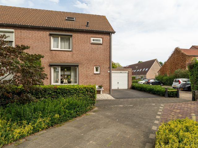 Roek 23, Sprang-Capelle