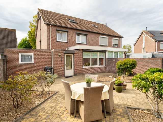 Roek 23, Sprang-Capelle